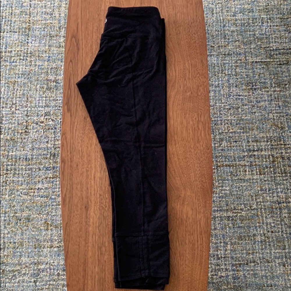 Lulu lemon capri leggings - size 6